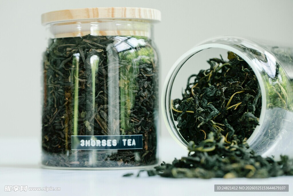 罐装绿茶茶叶展示