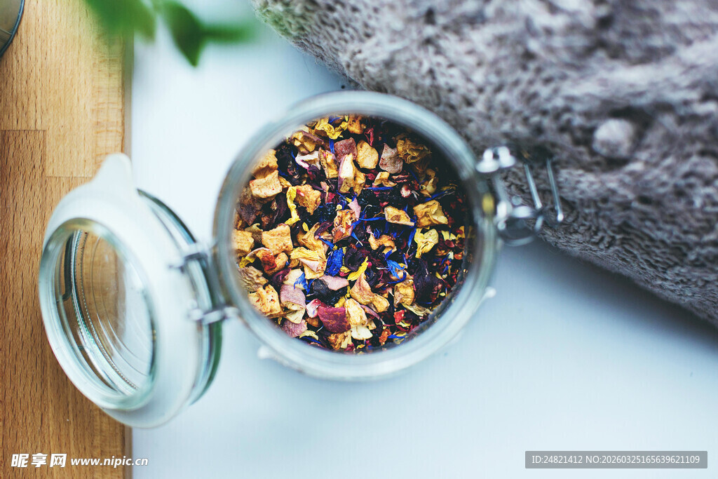 罐装多彩花茶特写