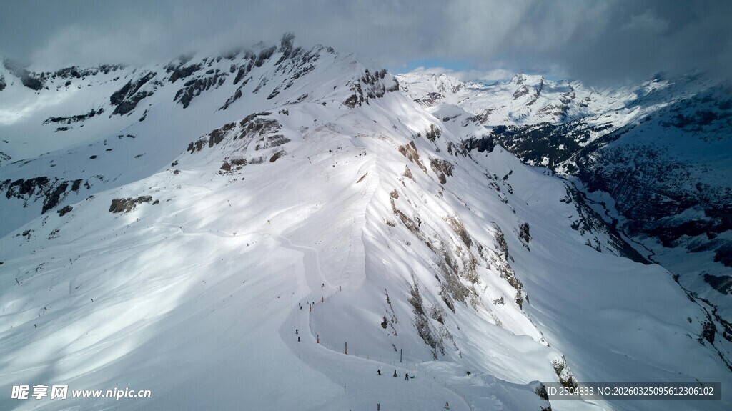 雪山壮丽风光