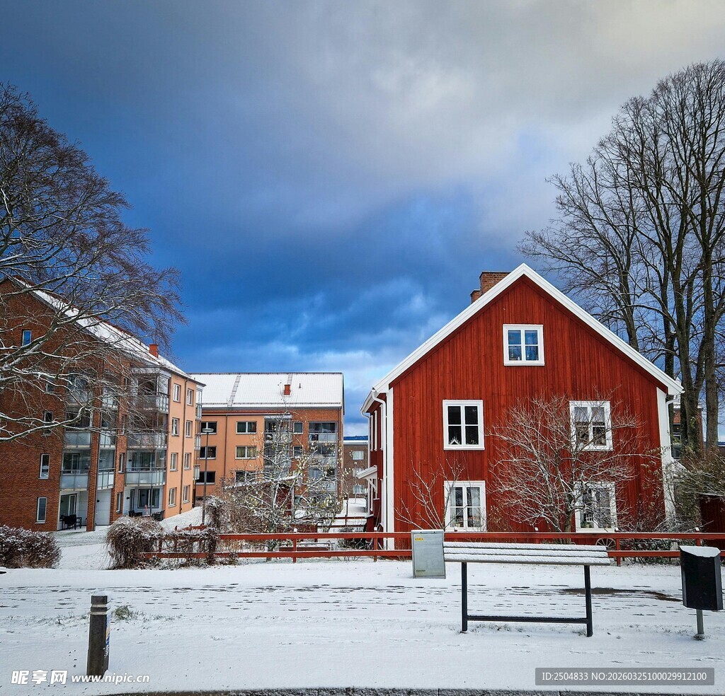 雪后红屋 冬日宁静景致