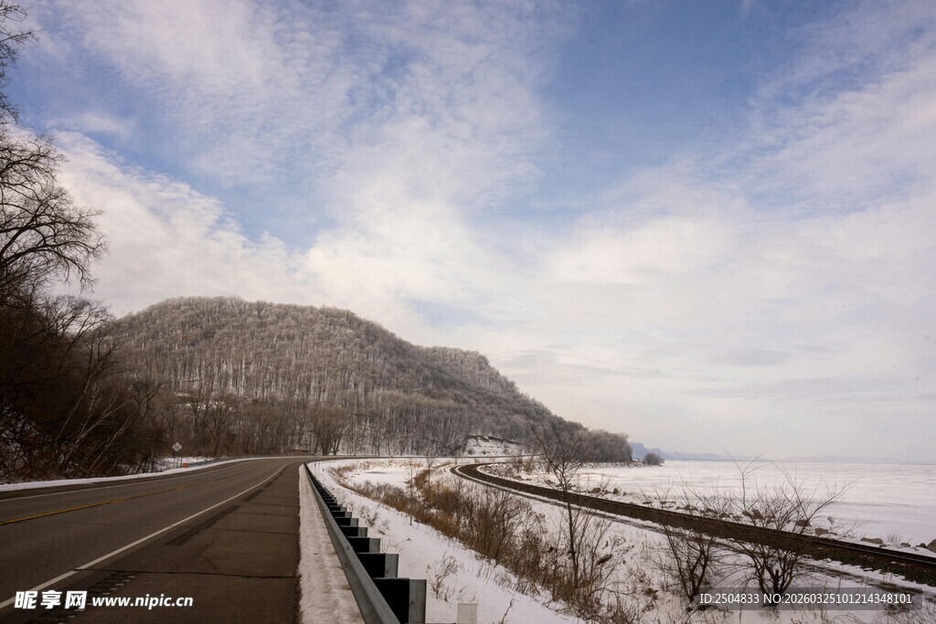 冬日公路雪景