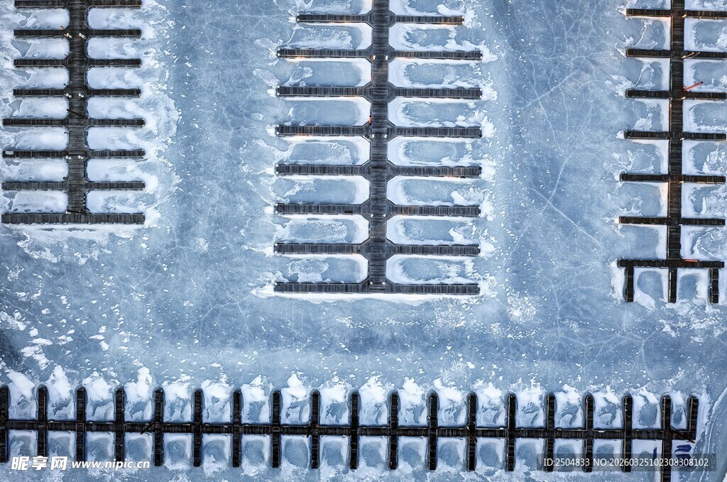 金属质感电路板纹理细节