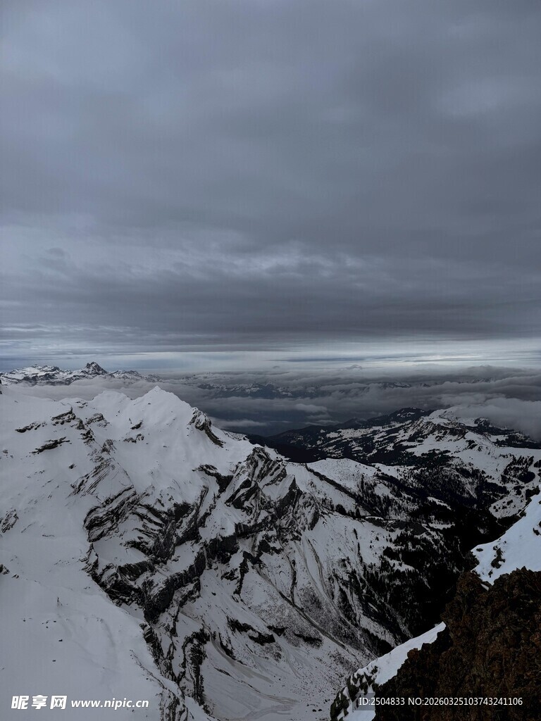 雪山壮丽景观