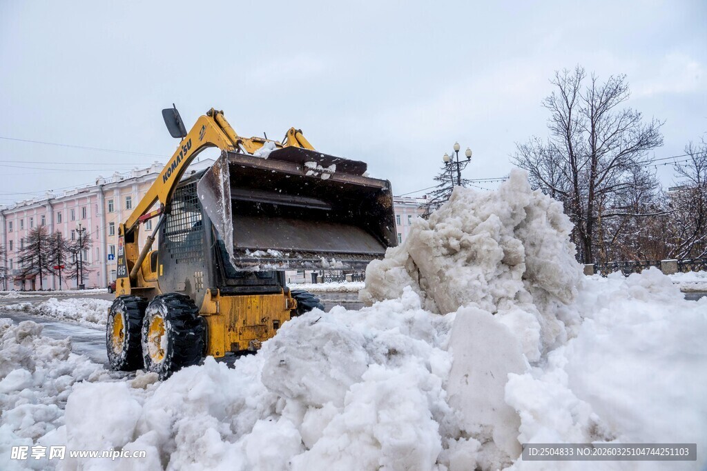 雪地中的垃圾清运车