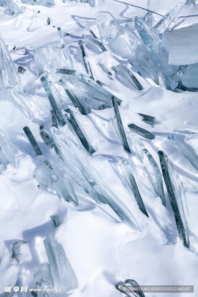 冬日冰裂纹理雪景