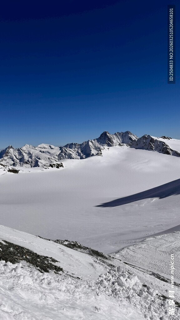 雪山壮丽风光