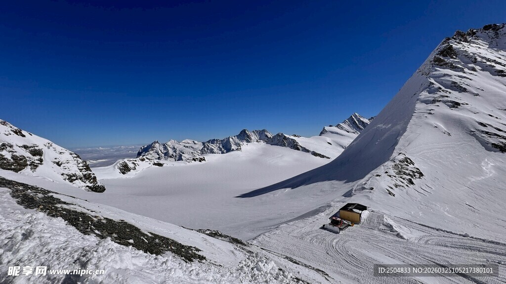雪山壮丽风光