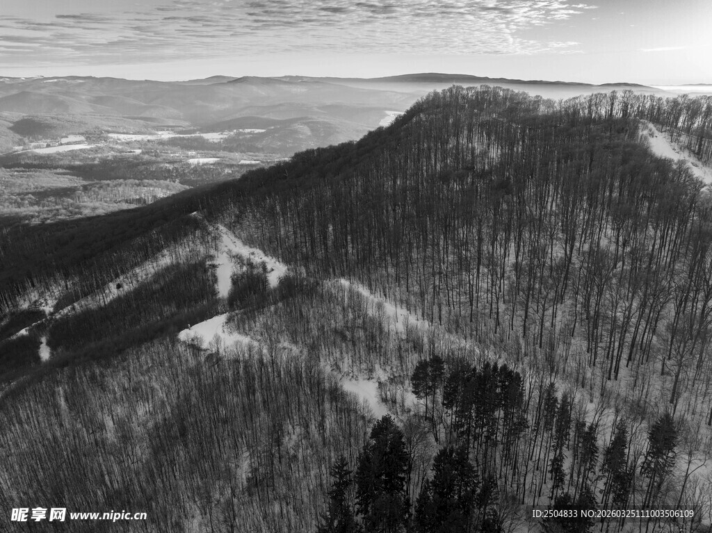 黑白山脉景观俯瞰