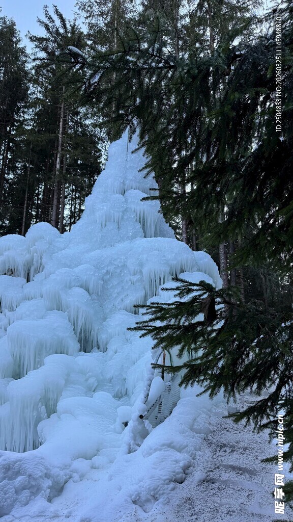 冬日冰瀑景观