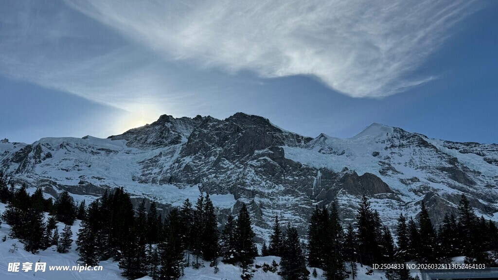 雪山美景 山林覆雪