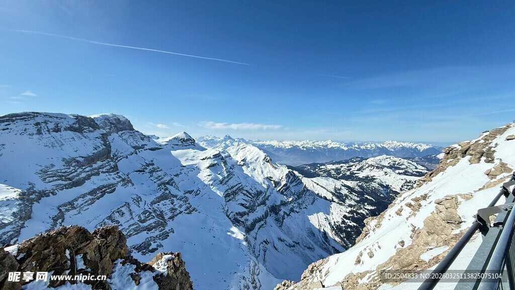 雪山壮丽景观