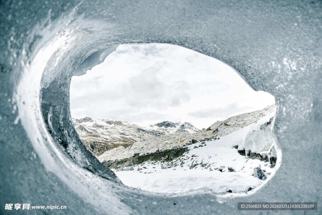 漂浮的孤独冰山