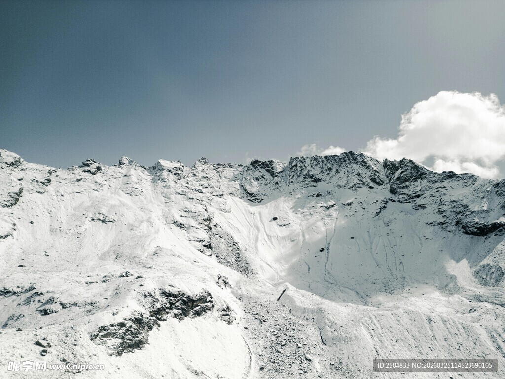 雪山壮丽景观