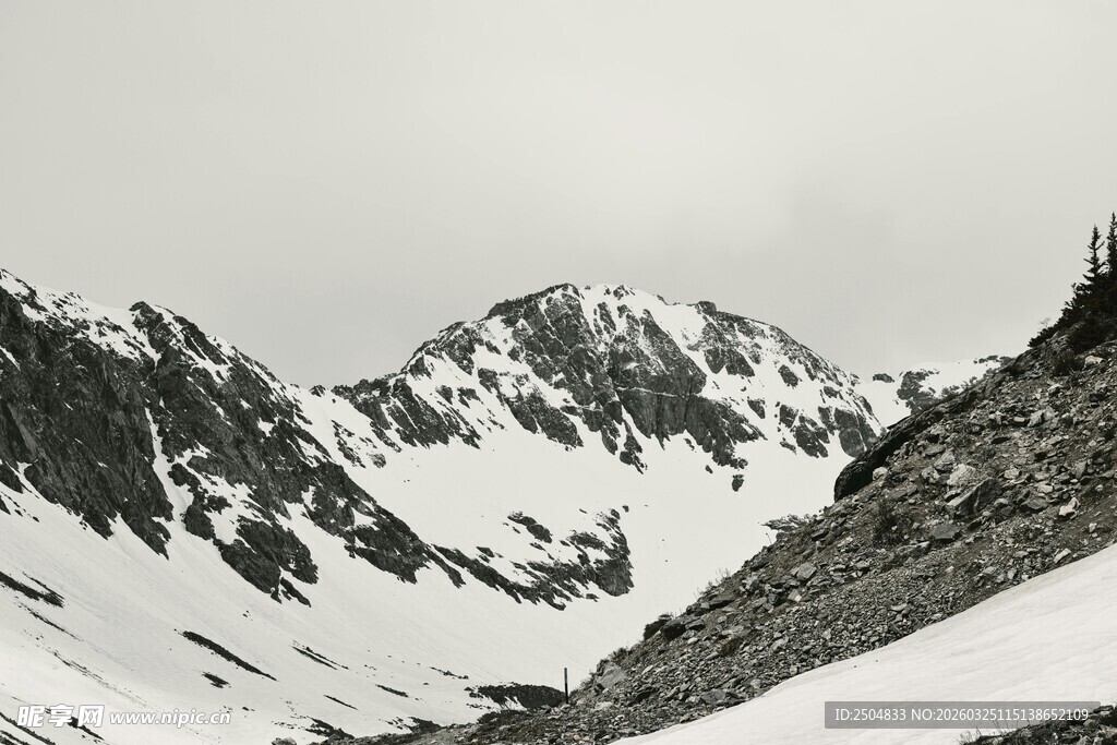 雪山壮丽景致