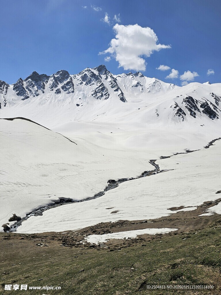 雪山风光 广袤冰雪天地