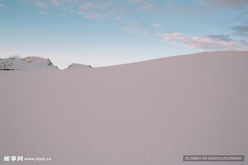 广袤雪野风景
