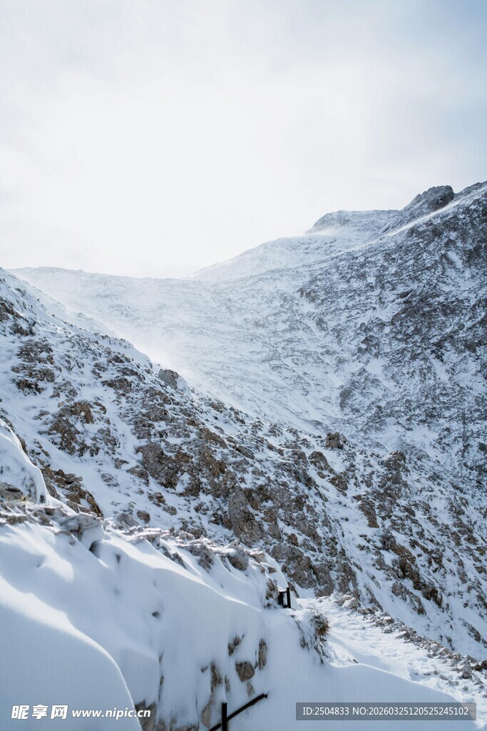 雪山壮丽风光