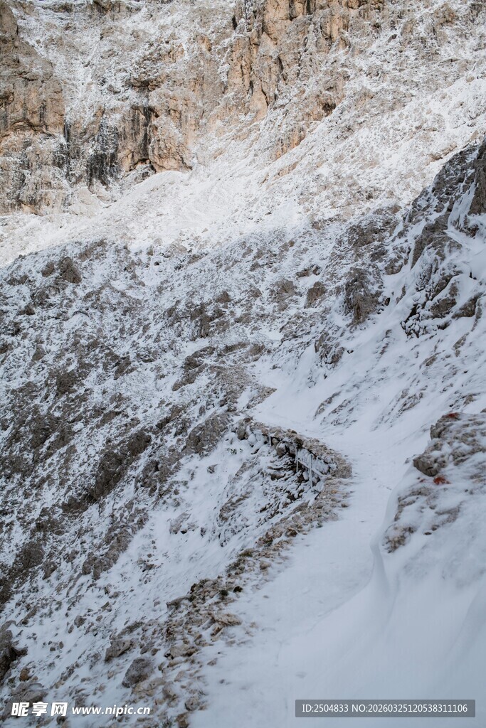 雪山壮丽景观