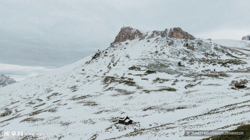 雪山壮丽景致