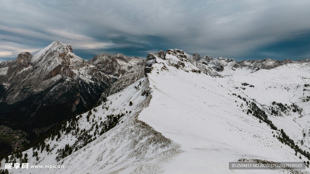 雪山壮丽风光