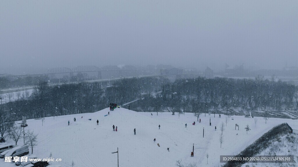 冬日雪景俯瞰图