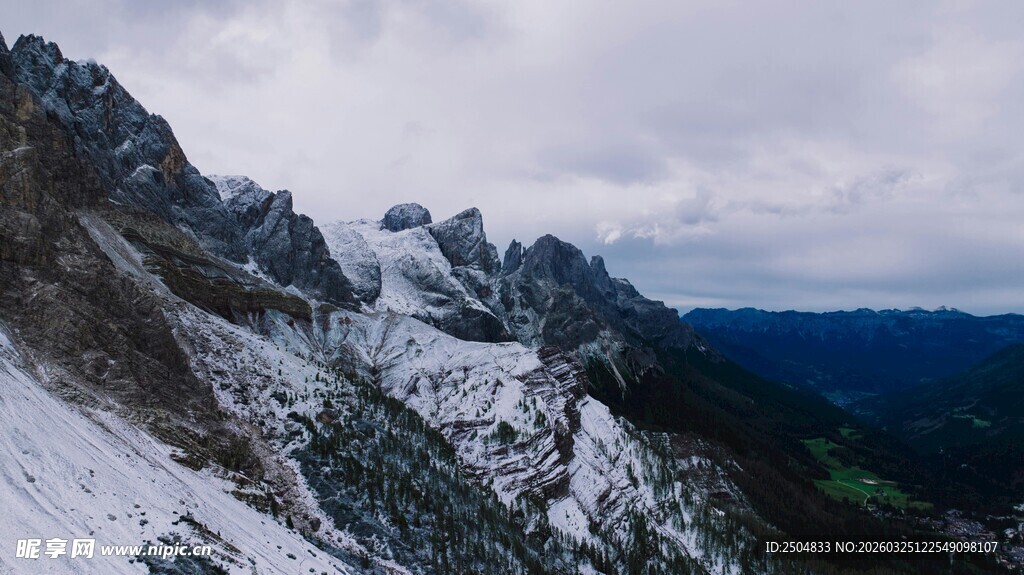 雪山壮丽风光