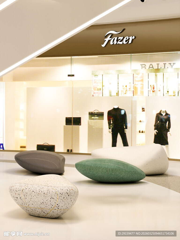 时尚店铺内的特色休闲石凳