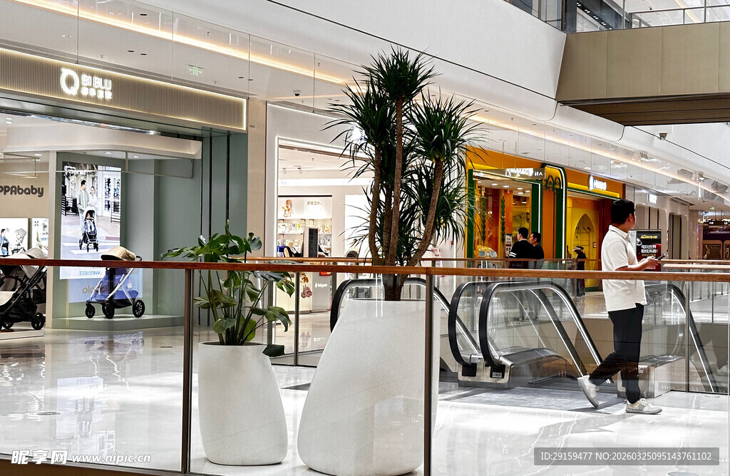商场内景