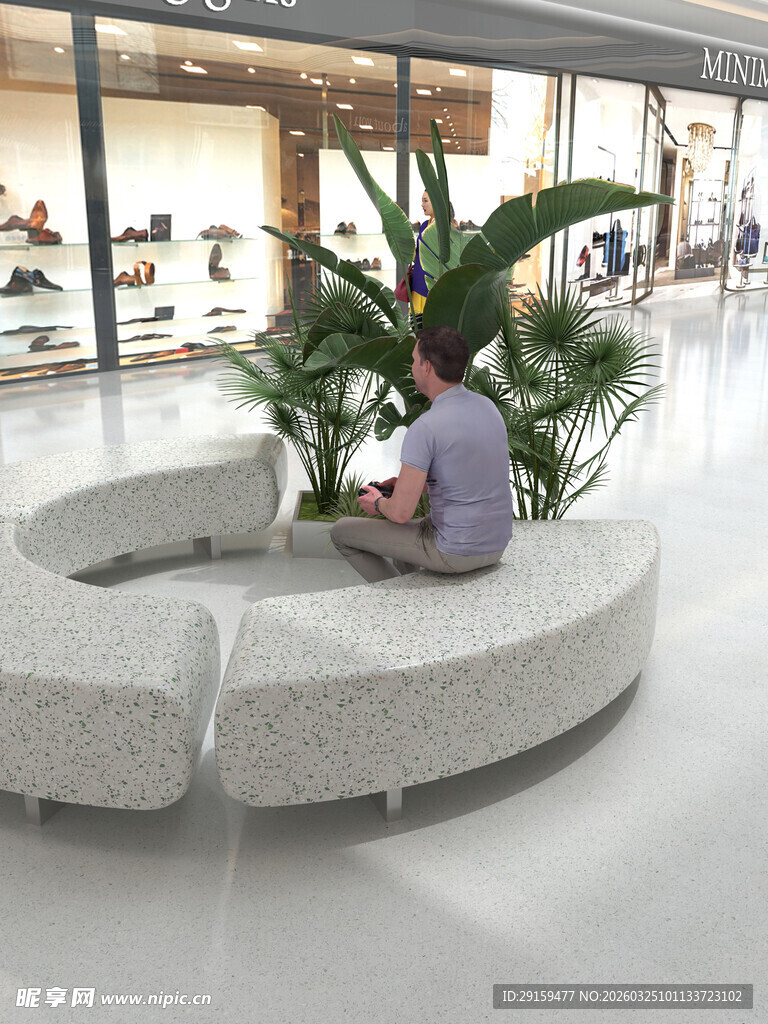 商场中静坐的人