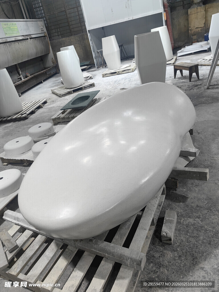 陶瓷制品在工厂的生产场景