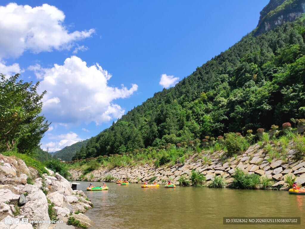 朝天吼漂流景区