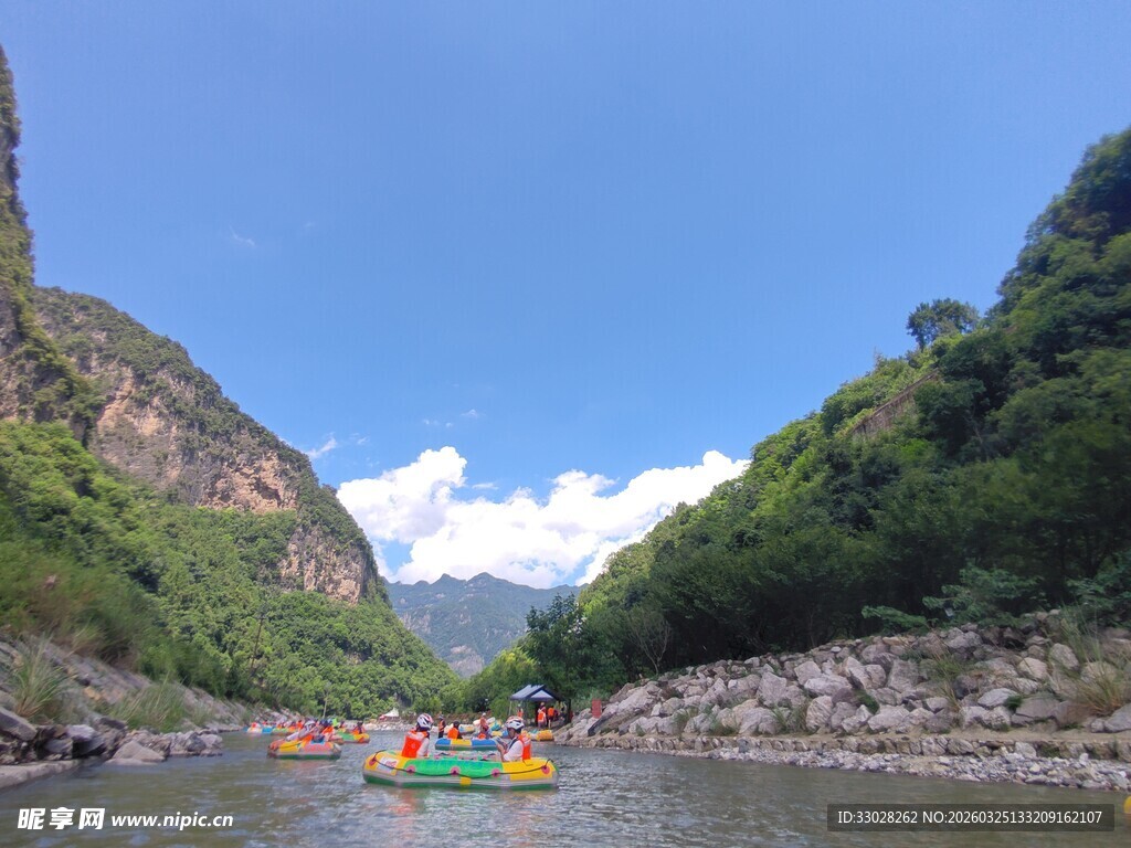 朝天吼漂流景区