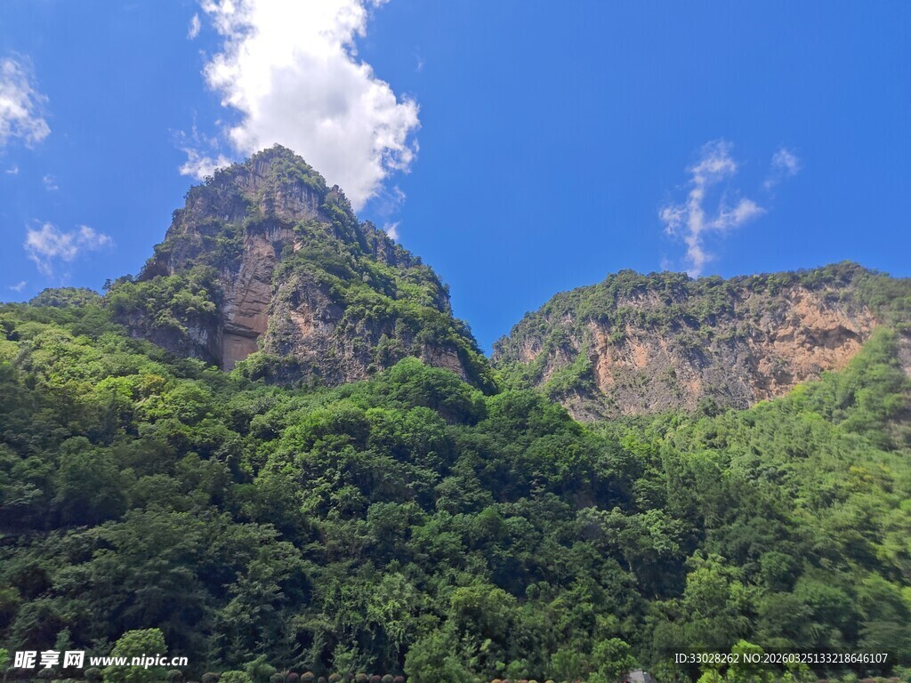 朝天吼漂流景区