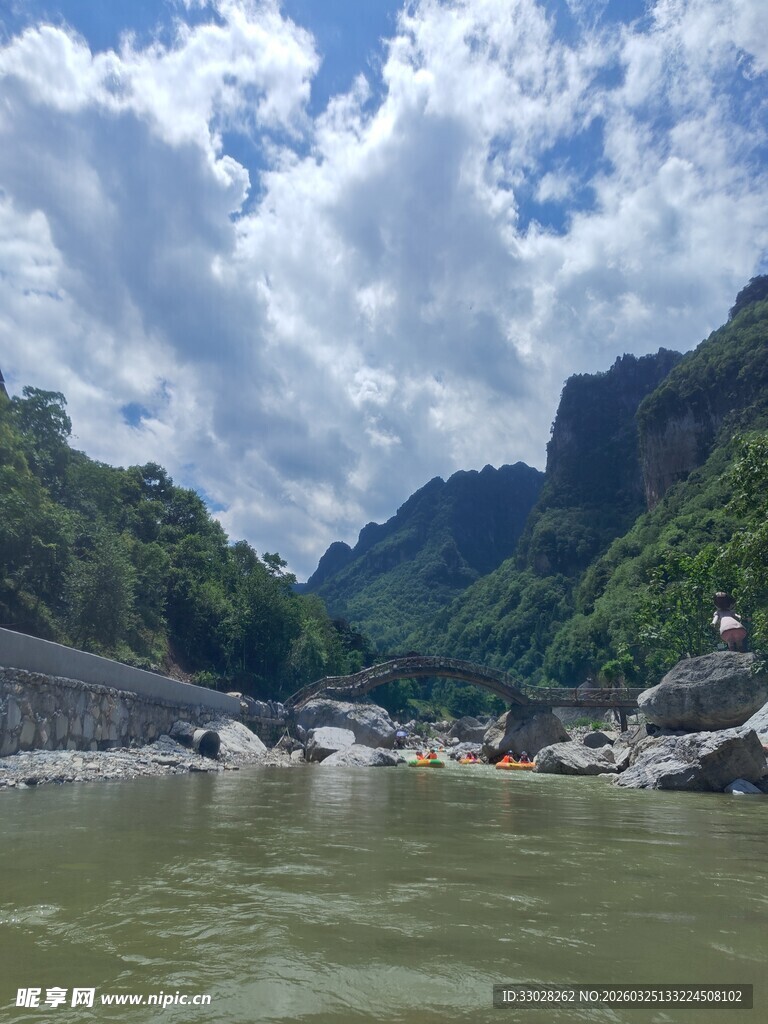 朝天吼漂流景区