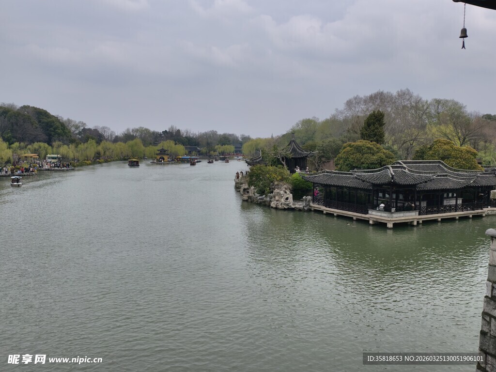 江南水乡湖畔美景