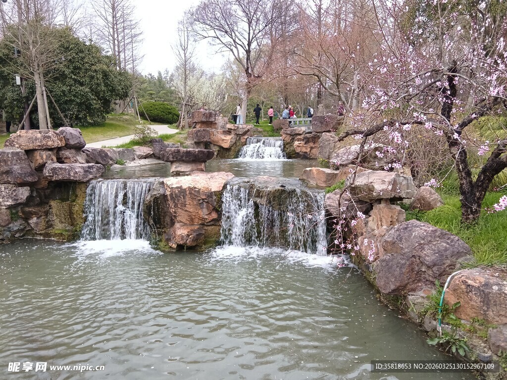 春日园林流水景致