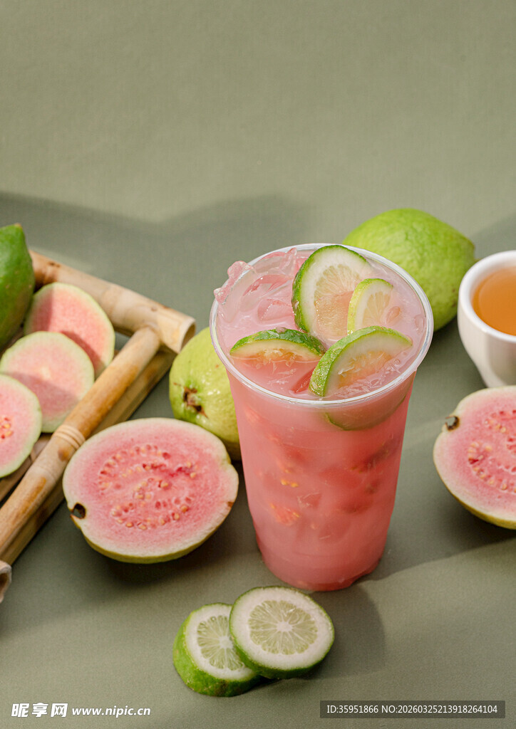 芭乐柠檬茶 青柠特调饮品