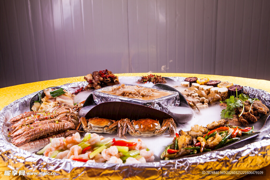 丰盛美味的特色拼盘大餐