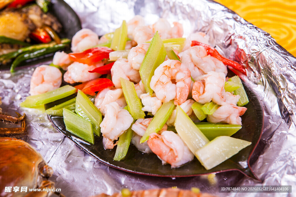 虾仁炒西芹 美味家常菜