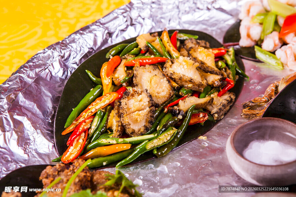 锡纸烤海鲜蔬菜拼盘