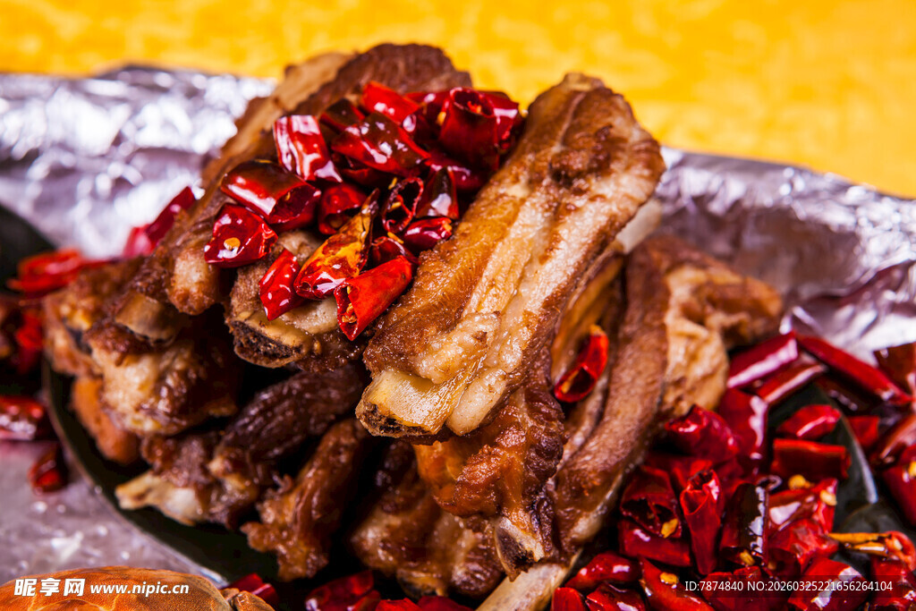 香辣诱人的美味红烧排骨