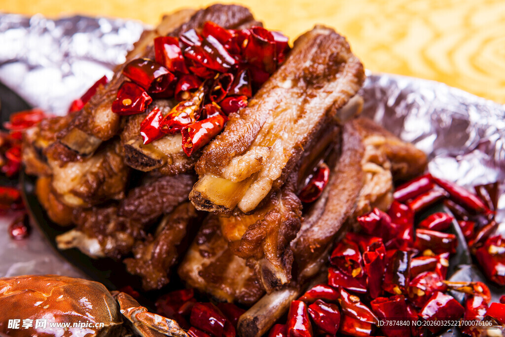 香辣诱人的美味红烧排骨