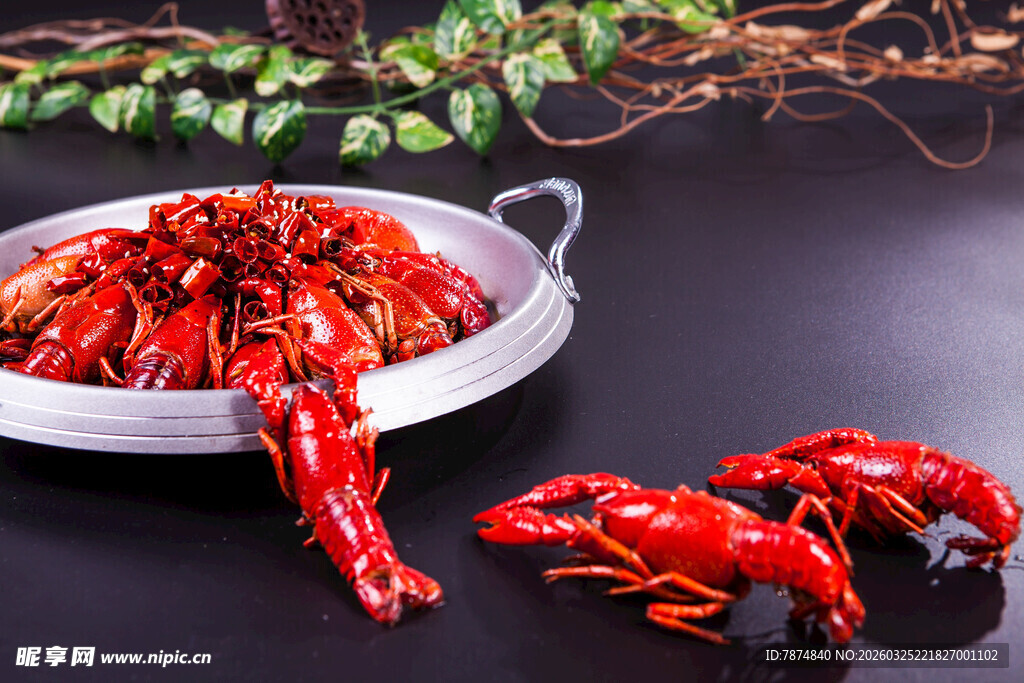 美味小龙虾 盘中诱人佳肴