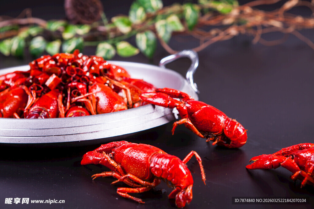 美味小龙虾 诱人盘中餐