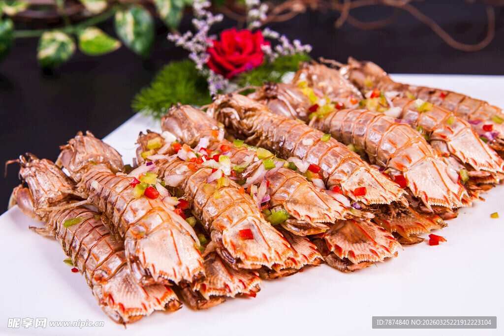 香辣皮皮虾摆盘