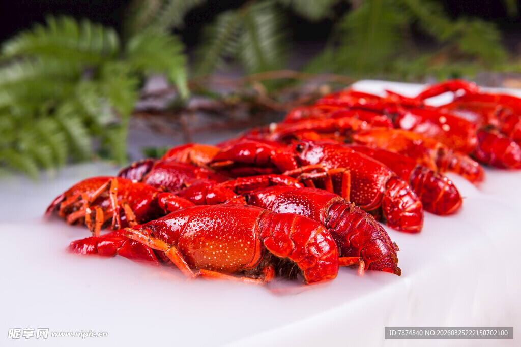 美味小龙虾摆盘展示