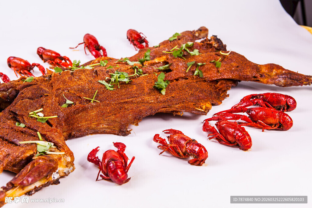 香辣烤全兔配小龙虾点缀