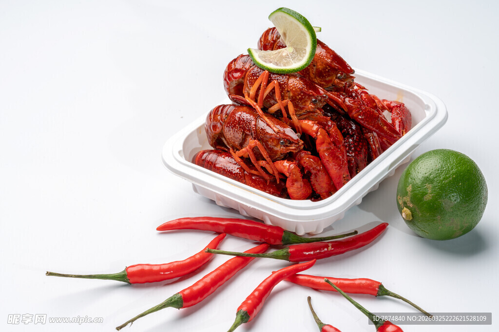 美味小龙虾配青柠辣椒