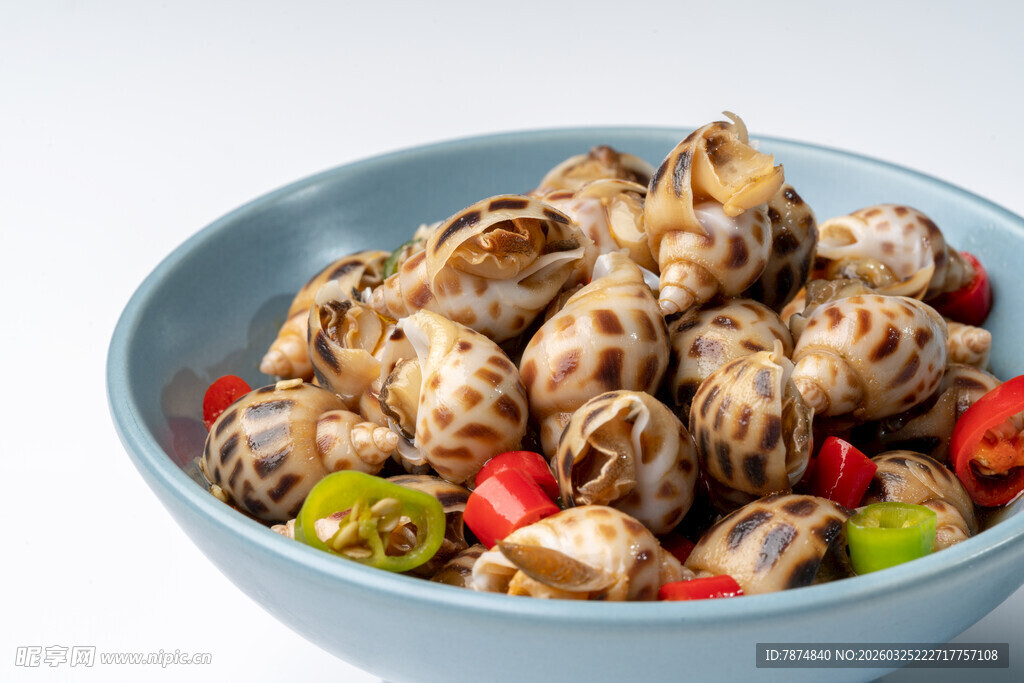 一碗美味的香辣花螺