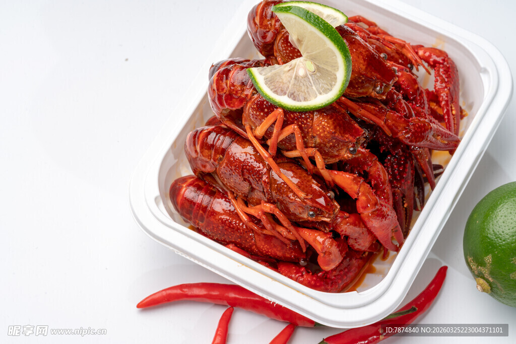 美味小龙虾配清新柠檬